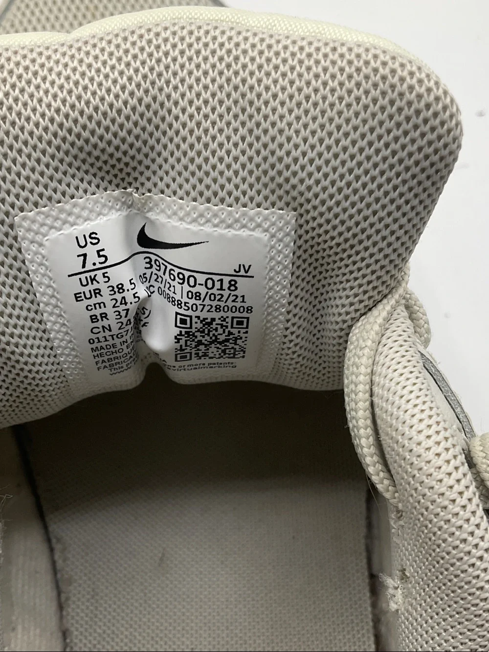 Nike Like New Off White Sneakers, Size 7.5